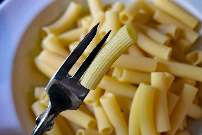 Perché la pasta scotta anche al dente: la causa che nessuno considera